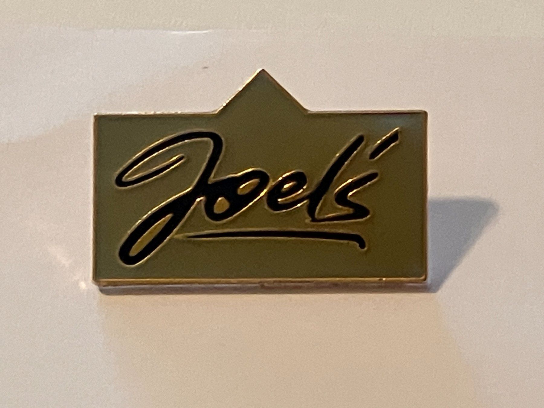 Placchette & Badge: 1 Pin Joel's – Usato da Basel venduto da djwwpp