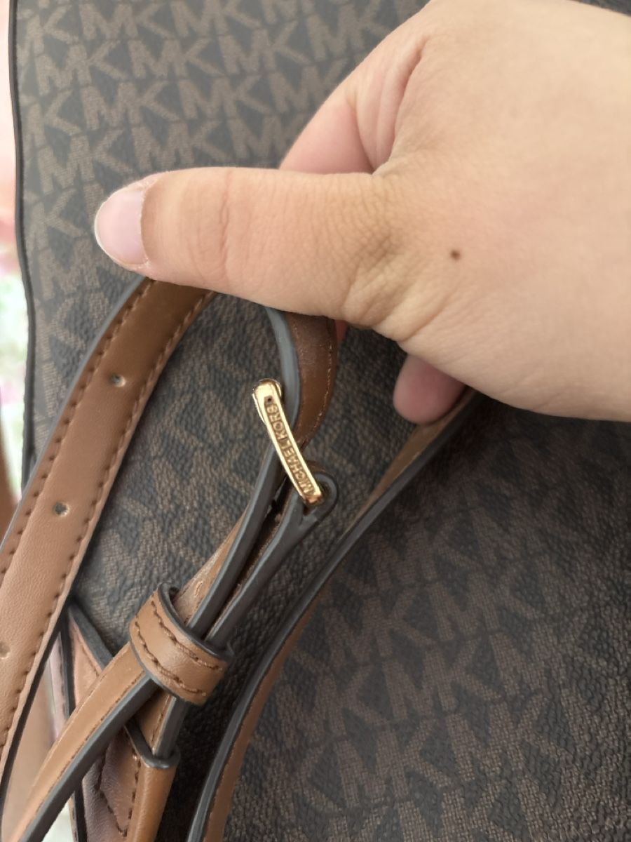 Michael Kors Zaini: Grosser Michael Kors Rucksack  – Usato da Dübendorf venduto da ame_g69g 3