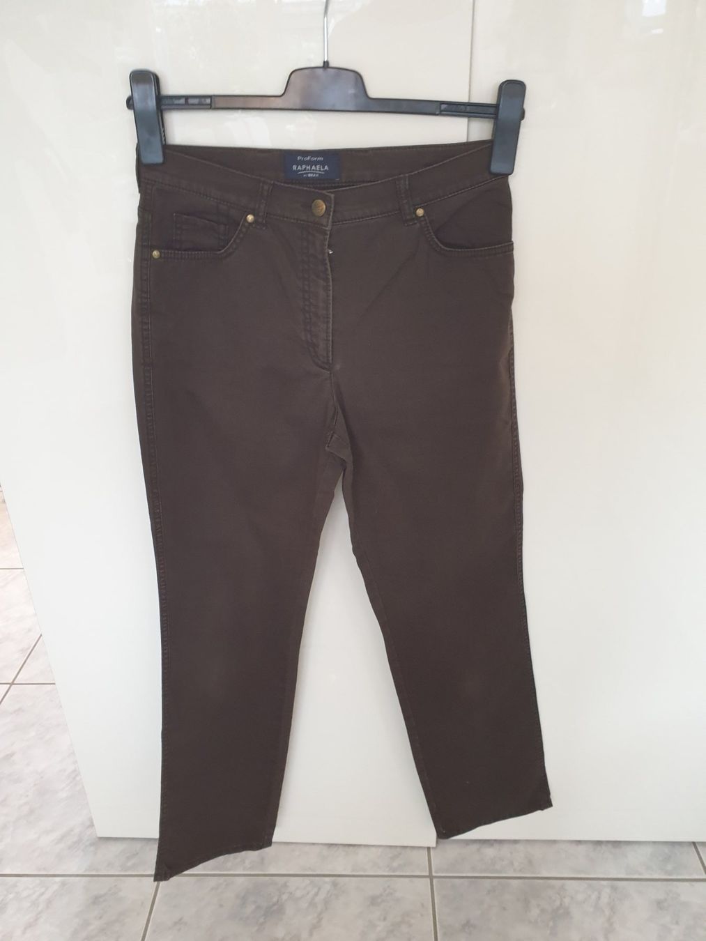 Brax Jeans: Jeans Hose Gr. 38 Brax Raphaela Pro Form Braun Stretch – Gebraucht aus Gossau ZH von fashiontwo