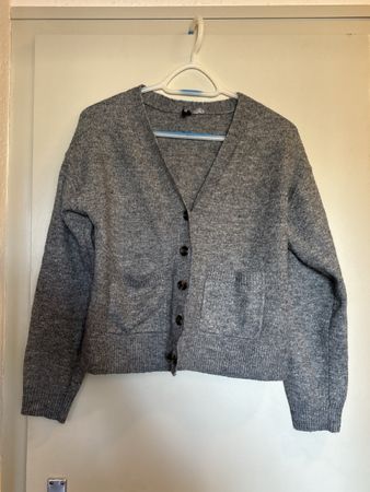 Cardigan gris boutonn avec poches