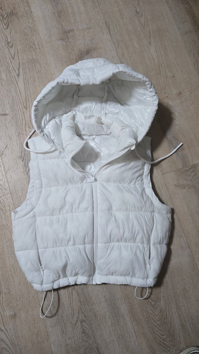 Gilets: 2 Weste Gr. S – D'occasion à Delémont par mvl_l76c
