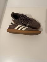 Baskets Adidas, taille 39 1/2