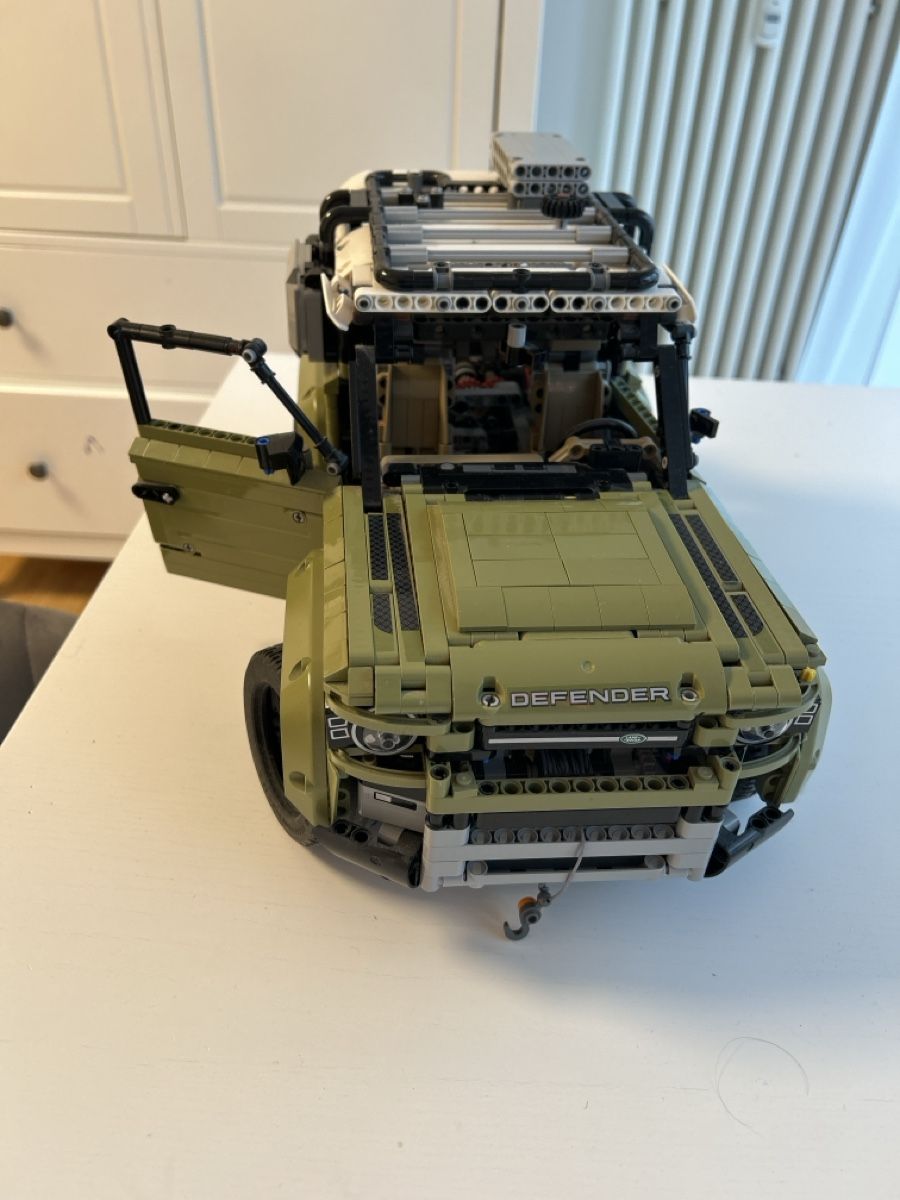 Land Rover Modellini d'auto: LEGO Technic 42110 Land Rover Defender – Usato da Zürich venduto da Sofaking1979 1