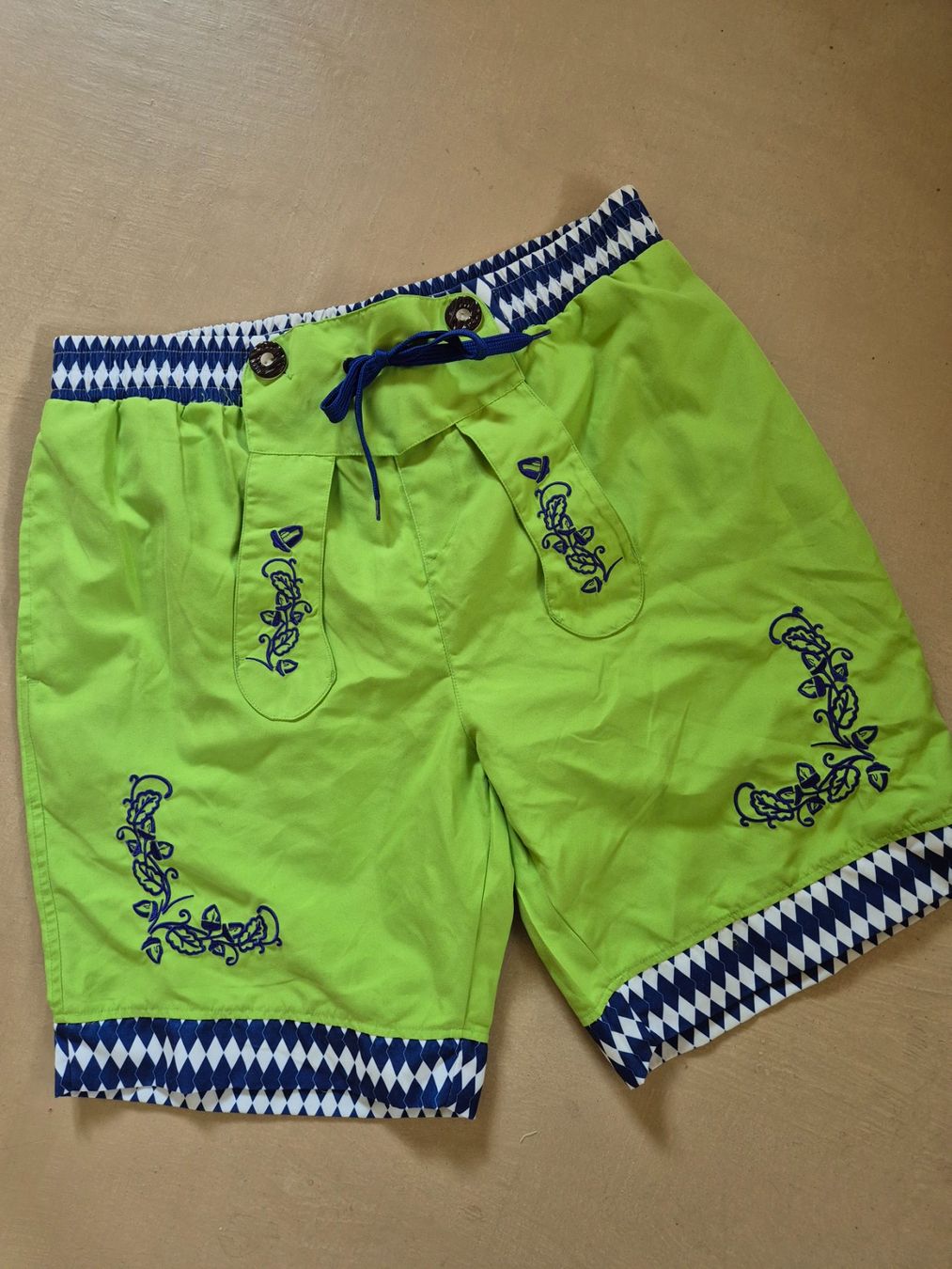 Costumi da bagno: Badehosen grün "Trachtenlook", Gr. L – Usato da Dietikon venduto da grafad
