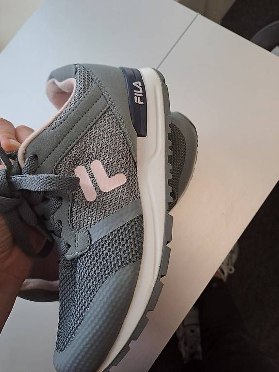 Scarpe da donna: Fila Damen Turnschuhe 36 – Usato da Zürich venduto da Simonikus 2