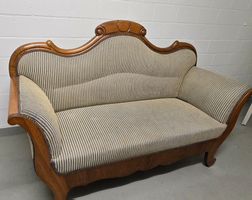 Antikes Sofa Holzgestell gestreifter Stoff gebrauchter Zu...