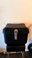Schwarze Motorrad Box Neu