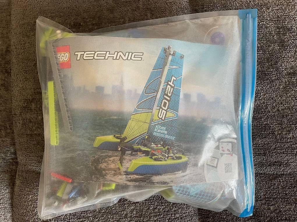 Lego Kit di costruzioni: Lego Technic Katamaran 42105, zerlegt +Originalbauanleitung – Nuovo (secondo la descrizione) da Willerzell venduto da Eluchs 2