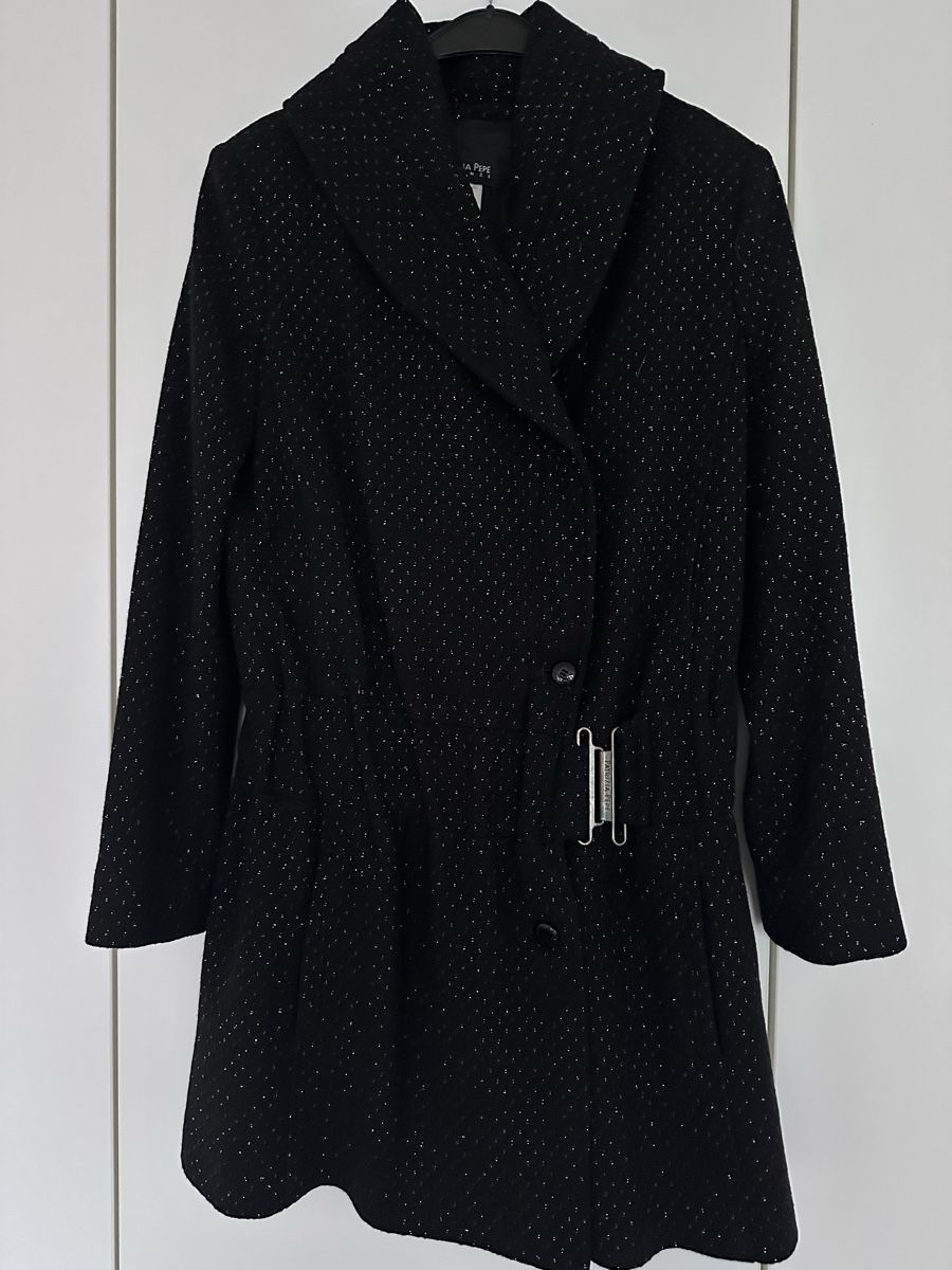 Patrizia Pepe Cappotti: Patrizia Pepe Black & Gold Coat – Nuovo (secondo la descrizione) da Binningen venduto da can_s2yh