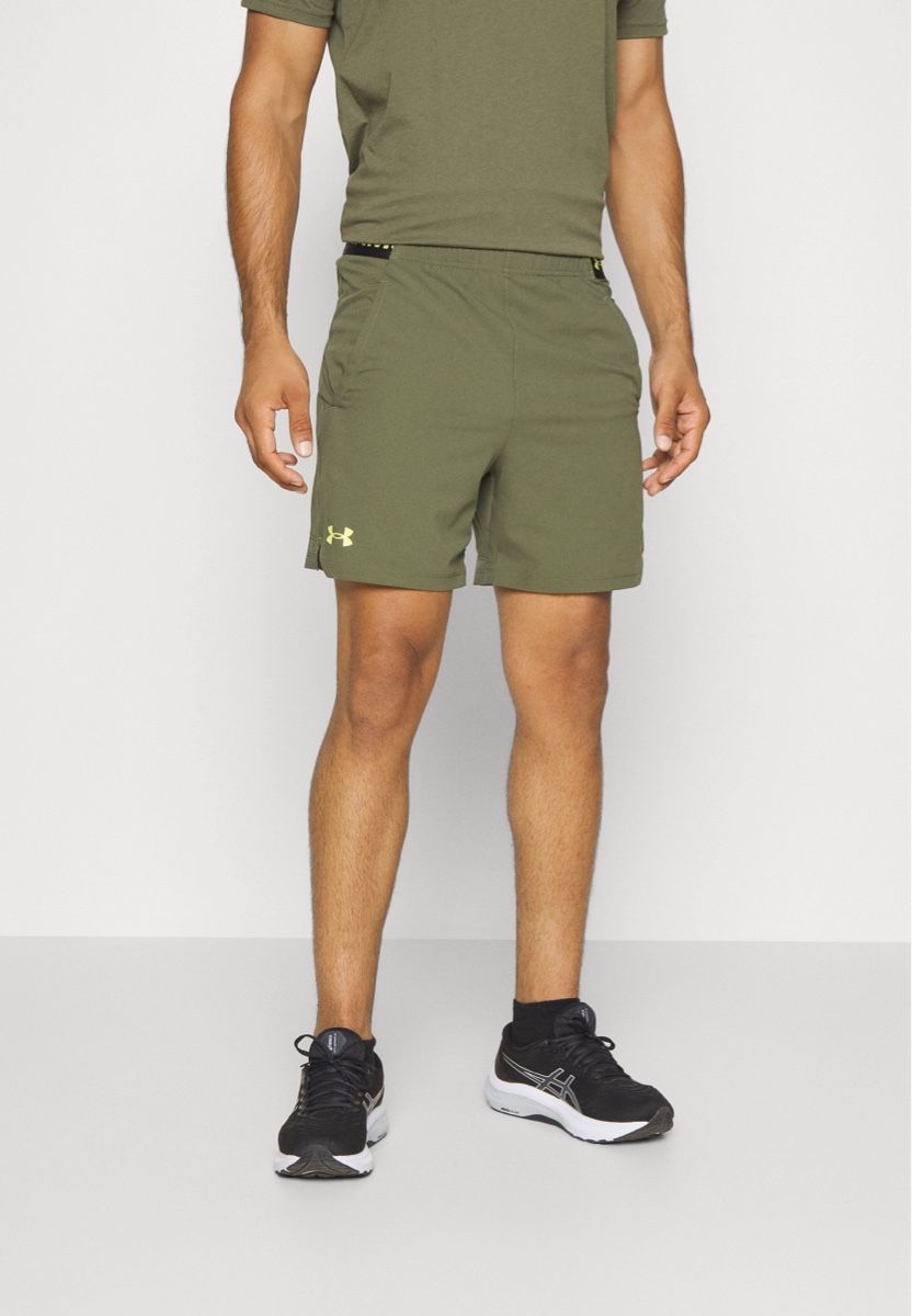 Under Armour Pantaloni: Under Armour - kurze Sporthose – Nuovo e nell'imballaggio originale da Zürich venduto da luxuryoutlet1
