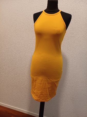 Sommerkleid gelb ärmellos figurbetont guter Zustand