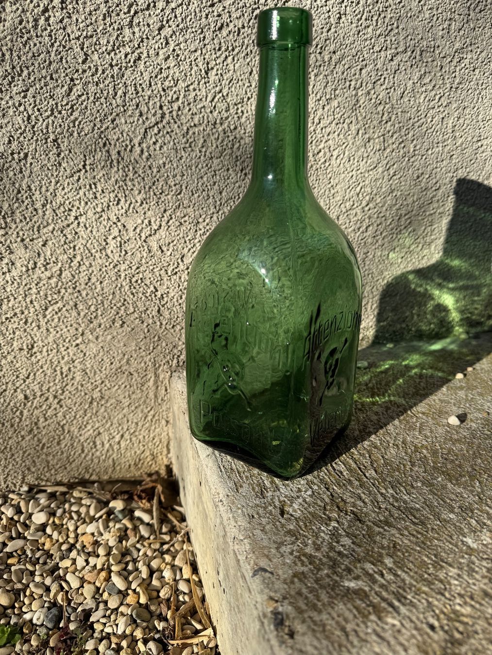 Bottiglie: Bouteille ancienne Attention Poison 3 langues – Usato da Lausanne venduto da winter27