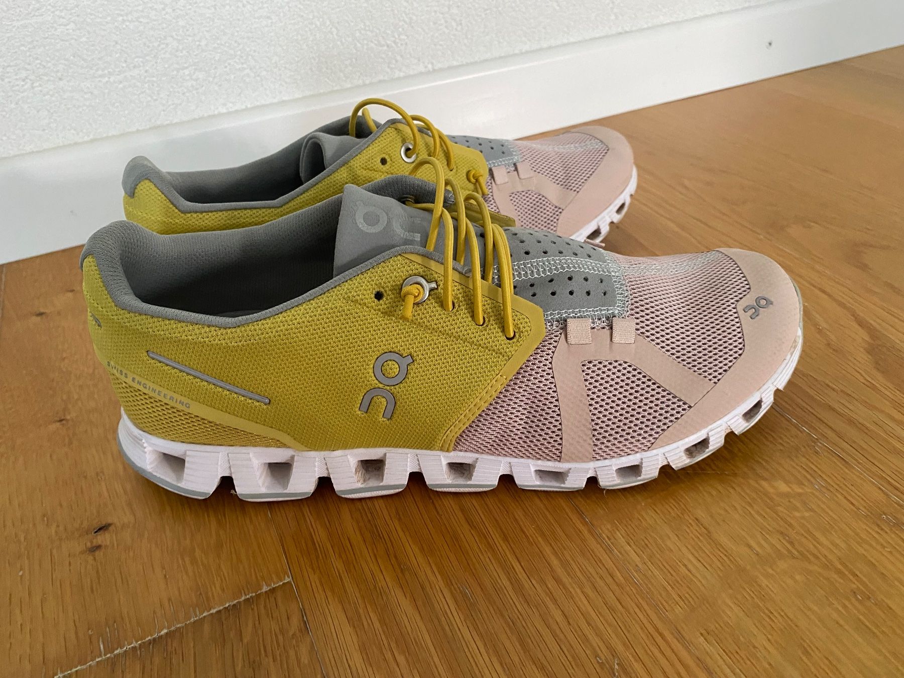 On Scarpe da uomo: ON CLOUD GR 40,5(FAST NEUWERTIG )AB 1 FRANKEN – Usato da Zürich venduto da Fashionparade 1