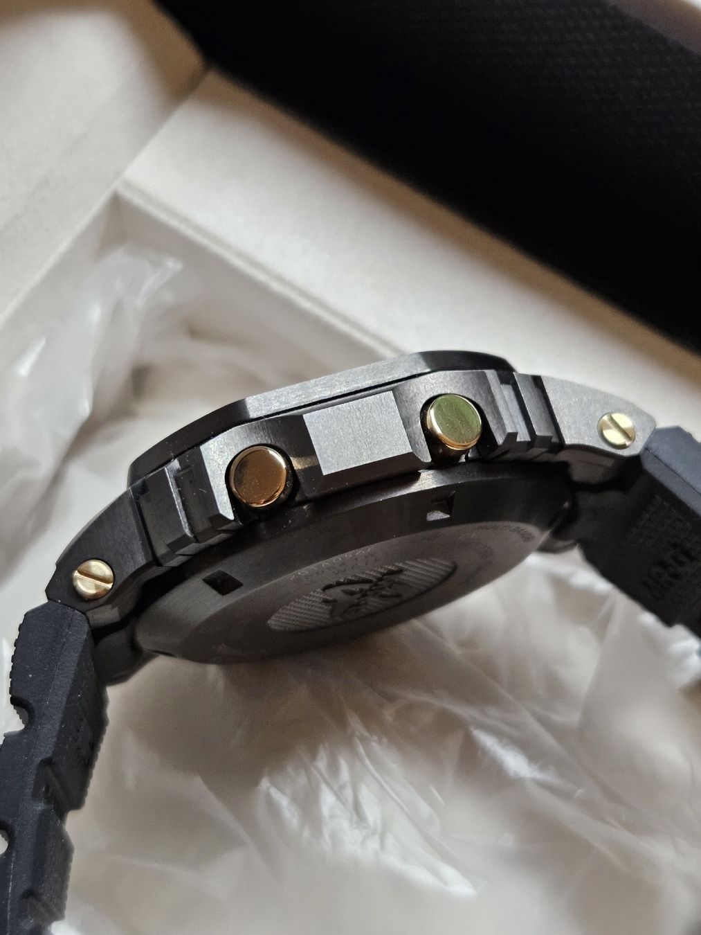 Casio Uhren: Casio MRG-B5000R-1DR + garantie – Neu (gemäss Beschreibung) aus Vevey von Photech 4