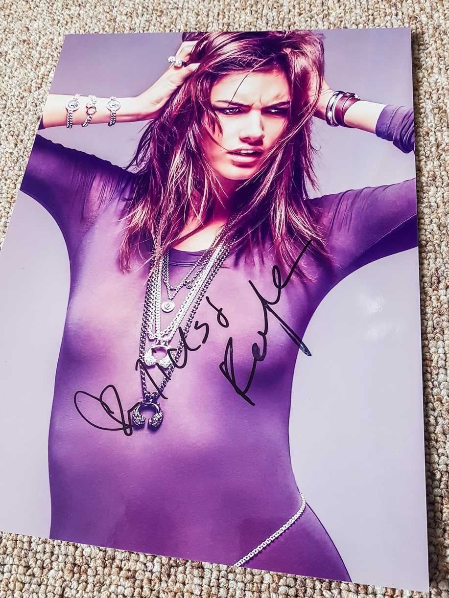 Autografi: Ronja Furrer - Autogramm auf Foto – Usato da Kaisten venduto da Simpsons4