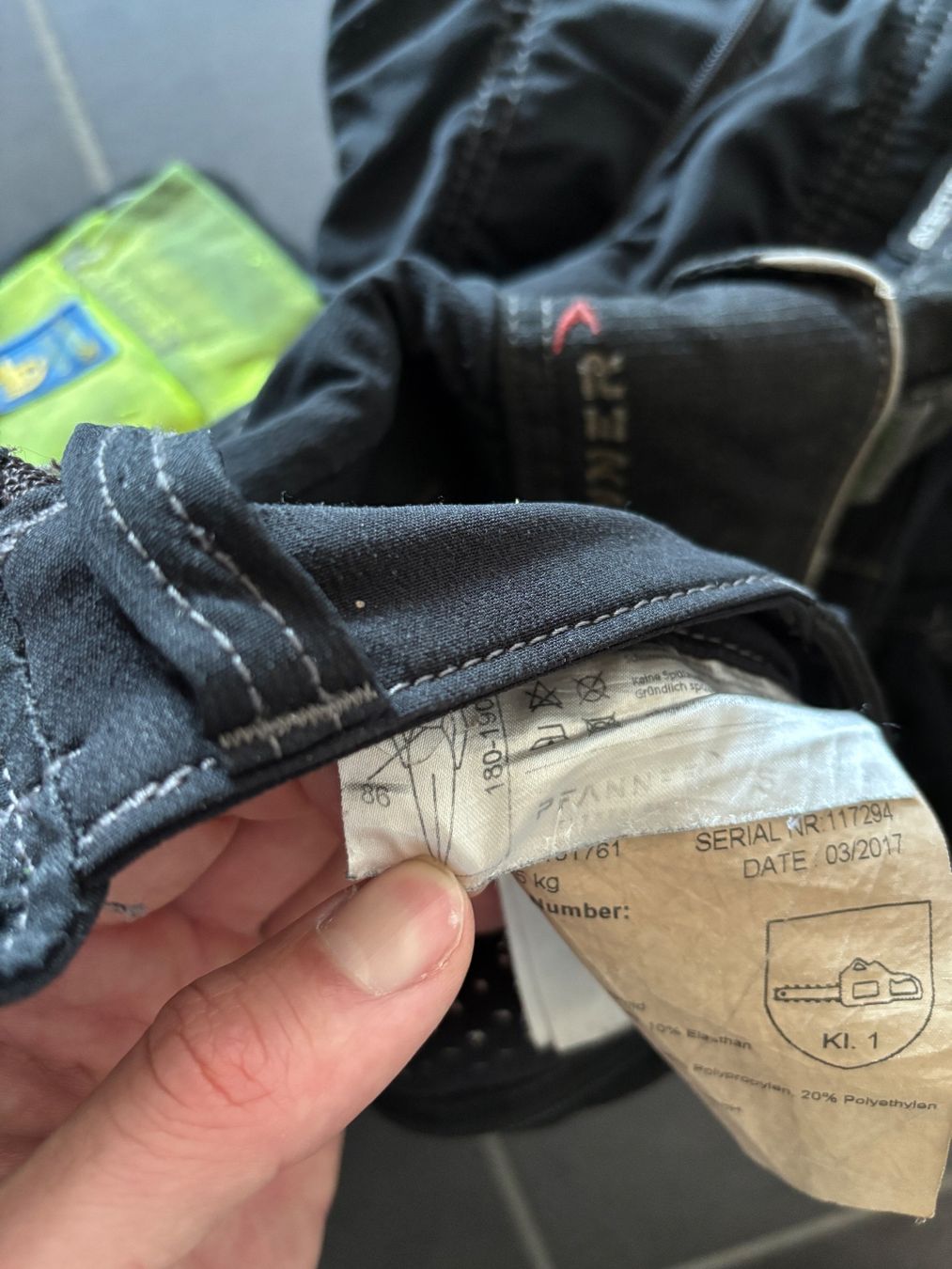 Pfanner Pantaloni: Pfanner Schnitschutzhosen Grösse S – Usato da Holziken venduto da scedi21 4