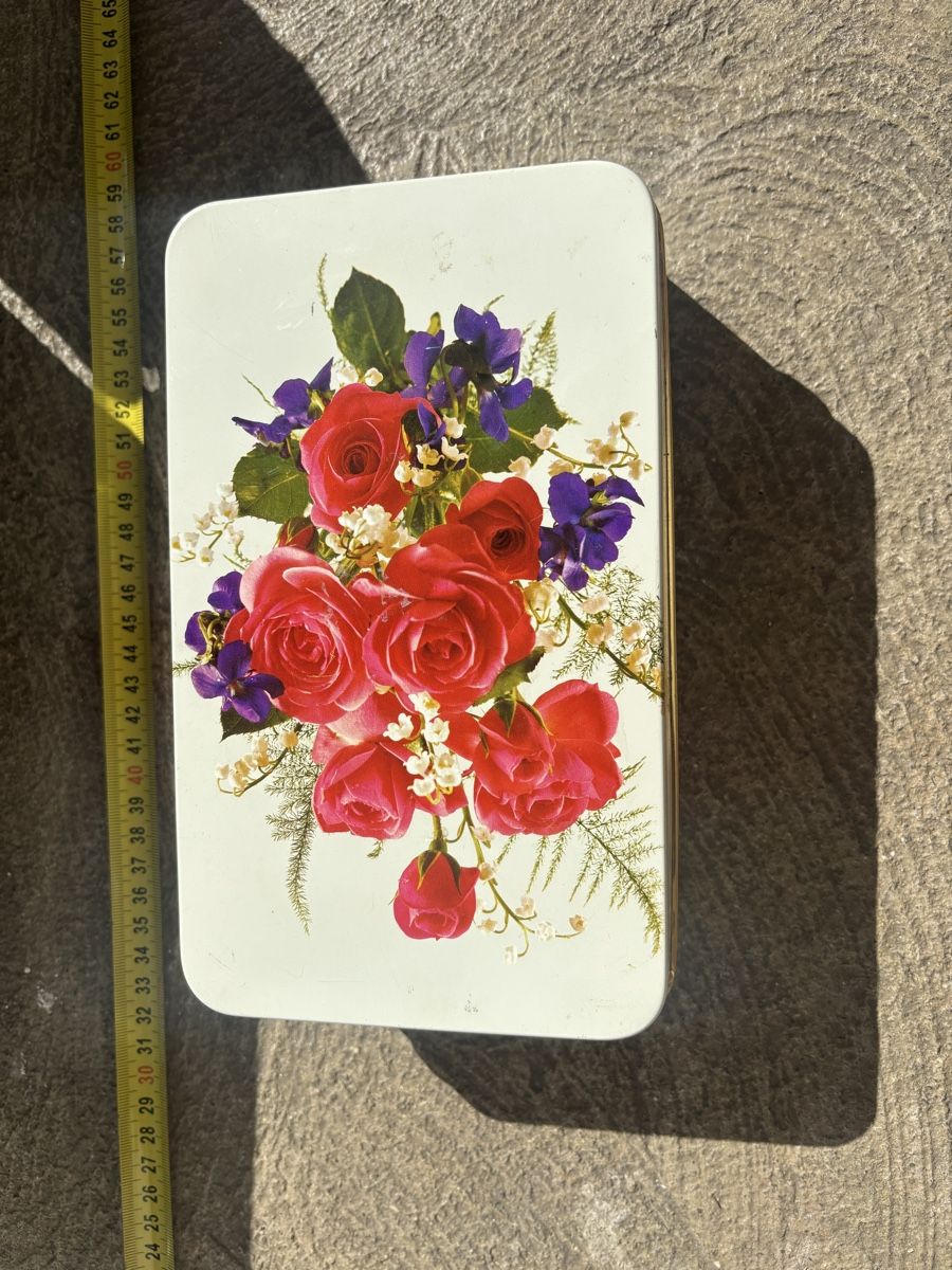 Zuckerdosen: Blechdose Rosenmotiv weiss verziert – Gebraucht aus Frauenfeld von Fubech