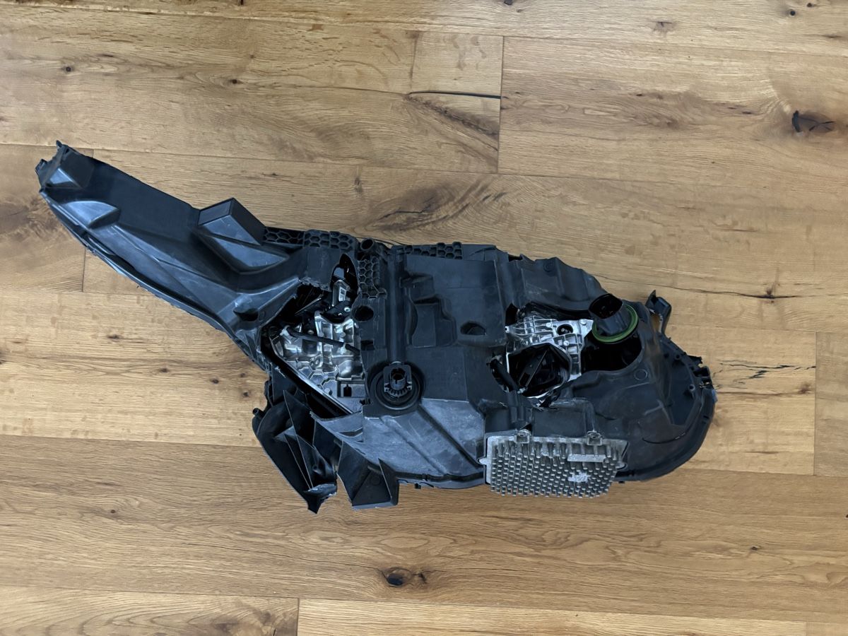 Land Rover Phares: Range Rover Velar Laser Scheinwerfer - High Version – Défectueux à Grenchen par sigi-f. 2