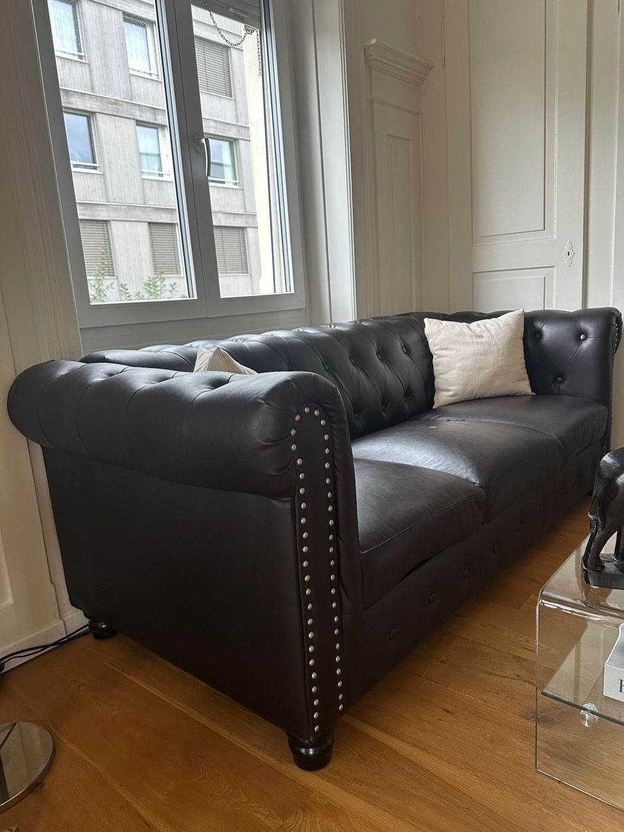 Sofas: Chesterfield Sofa - Kunstleder 3-Sitzer gebraucht – Gebraucht aus St. Gallen von cha_gk52 5