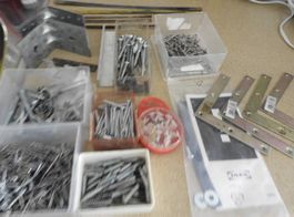 Nägel, Schrauben, Winkel, viele sp. gross Schrauben usw...