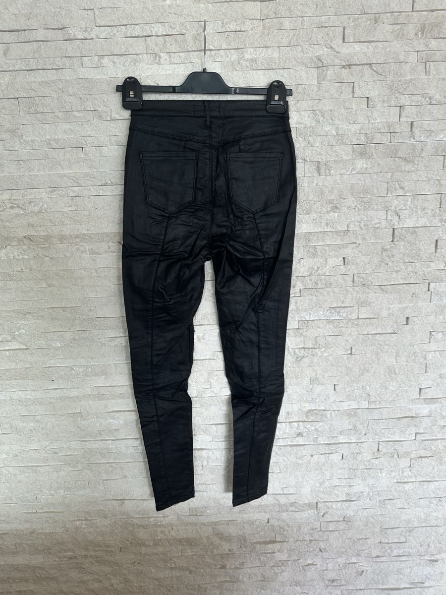 Pantaloni: Missguided Kunstlederhose Gr. 36 Schwarz – Usato da Meilen venduto da ninifee20 2