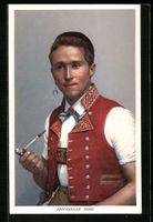 Appenzeller Senn in Tracht mit Tabakspfe