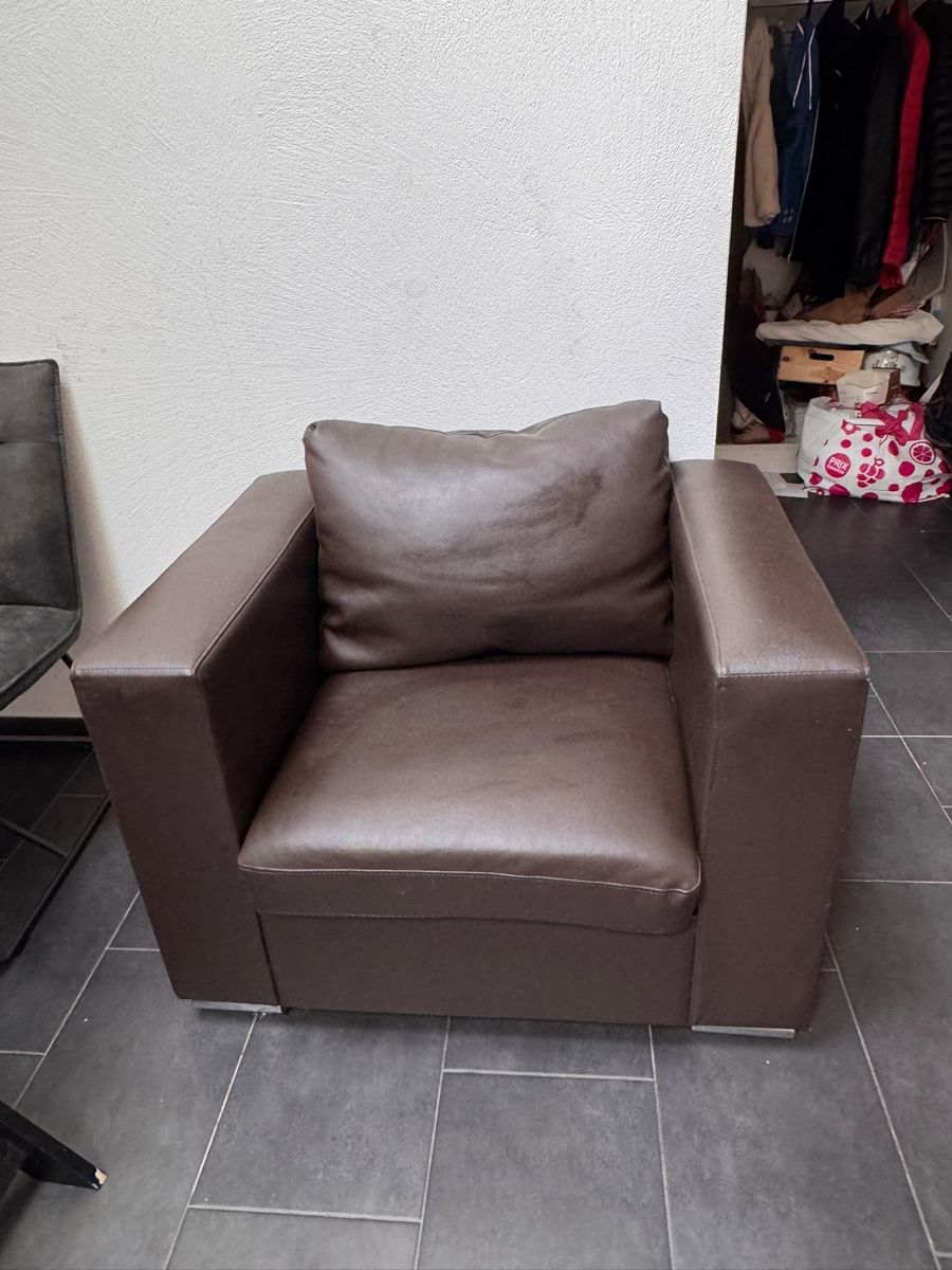 Sofas: Sofa Set Leder dunkelbraun zwei Sofas und ein Sessel – D'occasion à Domat/Ems par Ardi1911 1