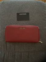 Rote Guess Geldbörse