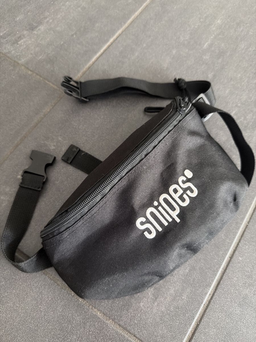 Snipes Sacs: Bauchtasche Snipes schwarz  – D'occasion à Baden par Vanessa55555