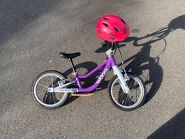 Woom 1+ mit helmet