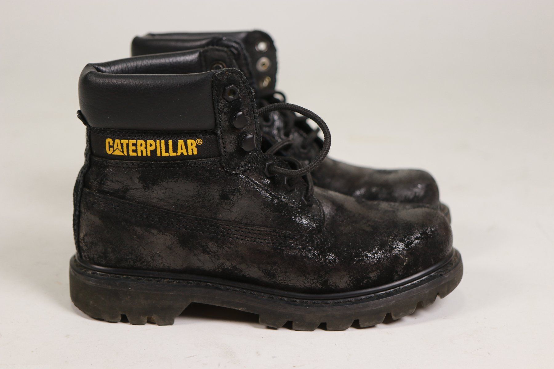 Caterpillar Scarpe da donna: CATERPILLAR Boots - Schuhe Gr.39 – Usato da Hombrechtikon venduto da BAZ-Vintage 5