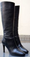 Burberry Knee High Boots / bottes  .37