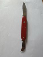 Couteau de poche Victorinox rouge alox état correct