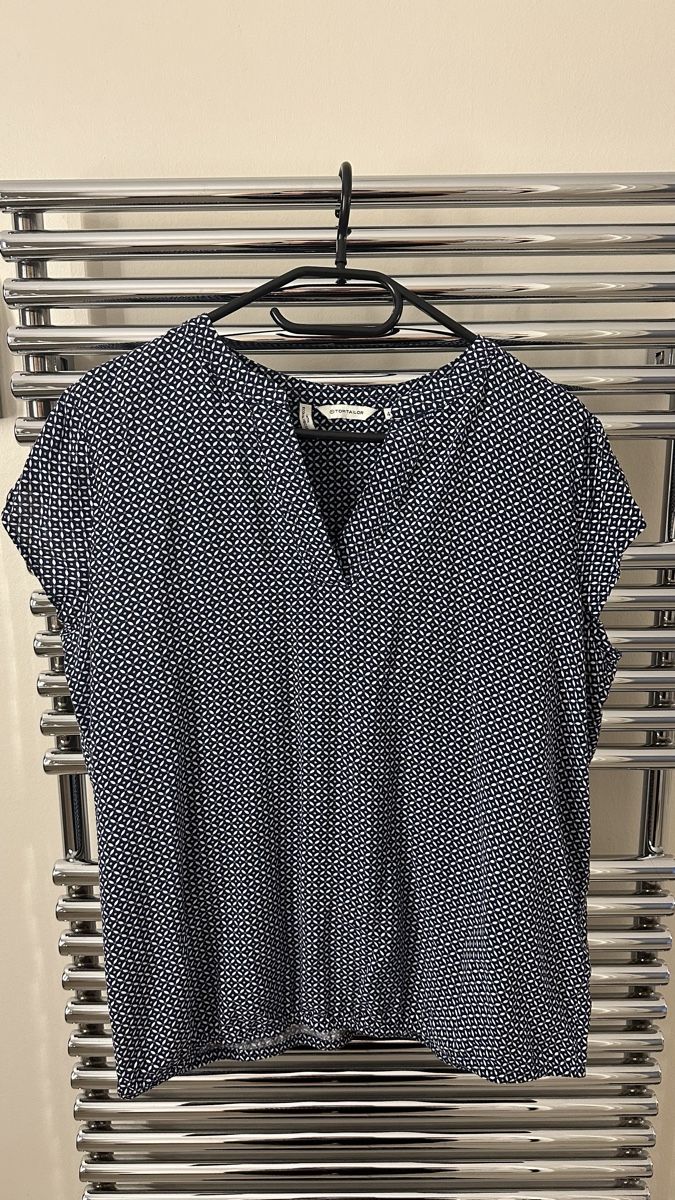 Tom Tailor Camicette: Damen Bluse Tom Tailor Muster dunkelblau Grösse 42  – Usato da Ettingen venduto da slg_4107