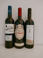 Drei wunderschönen Wein Flaschen aus verschiedenen