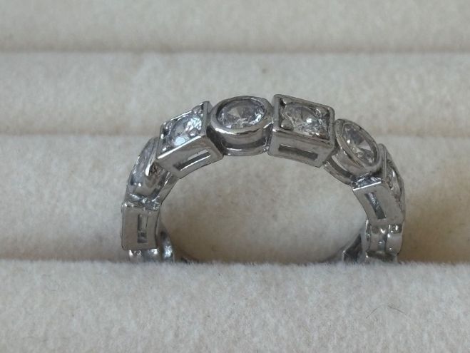 Ringe: Luxus Elegante Gr: 19/9 Ring Memoire Farbe :  Silber – Neu (gemäss Beschreibung) aus Biel-Bienne von Roserosse13 5