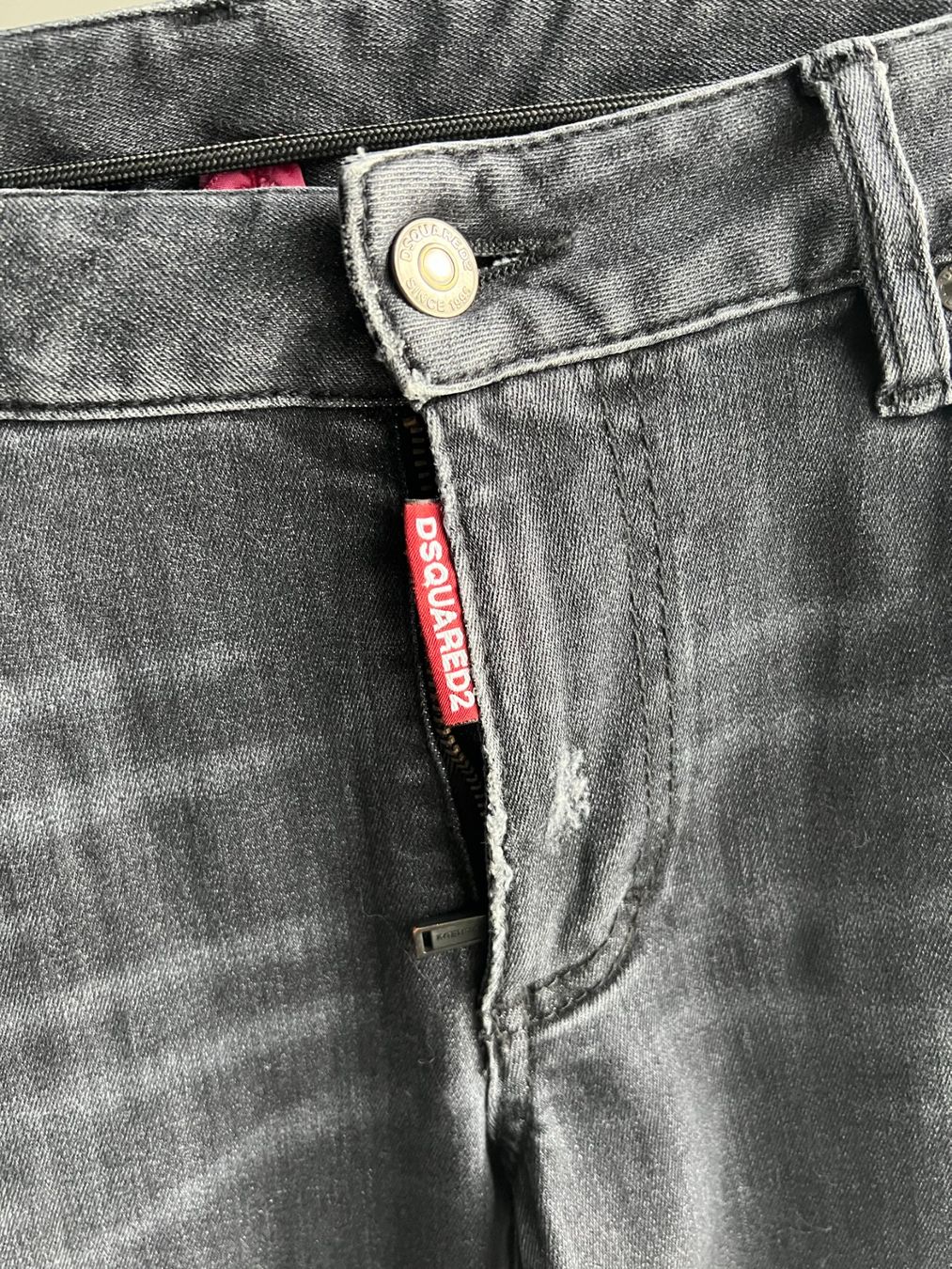Dsquared2 Jeans: DSQUARED2 Jeans in Grau Grösse 38 - klassisch schön – Usato da Stilli venduto da Bibneu 2