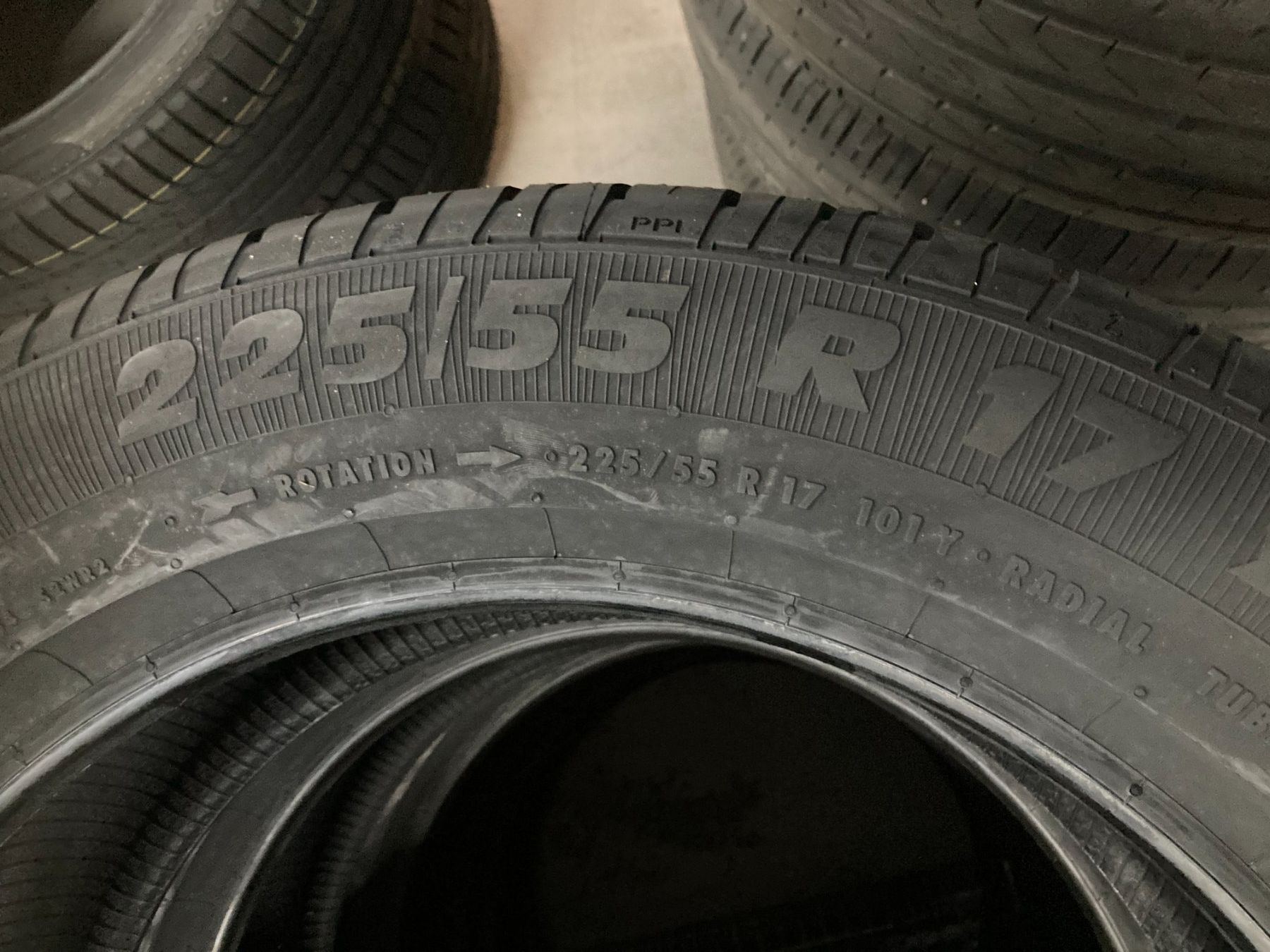 Pneumatici & Ruote complete: Sommerpneu 225/55R17 Neu – Nuovo e nell'imballaggio originale da Cham venduto da WB2223 1