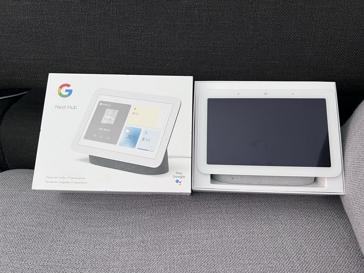 Google Casse acustiche: Google Nest Hub Charcoal Smart Display New – Usato da Locarno venduto da poz_yy92