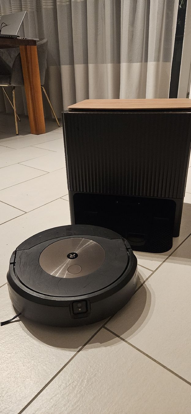Irobot Staubsauger & Zubehör: iRobot Roomba Combo j9+  – Gebraucht aus Höri von .Himmelblau.