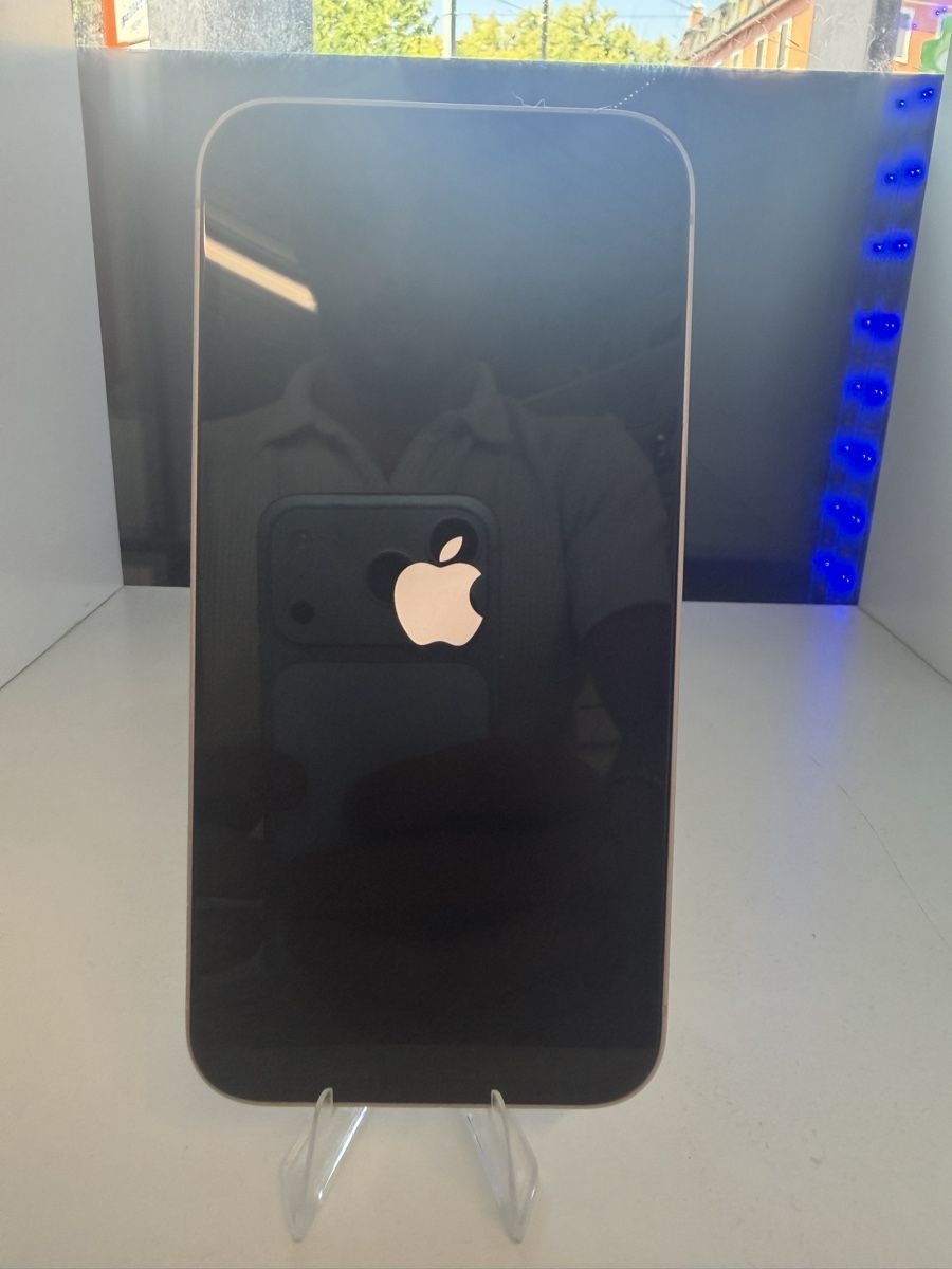 Apple Telefoni cellulari / Smartphones: iPhone 13 256go batterie 100% – Usato da Yverdon-les-Bains venduto da ame_7f2x 2