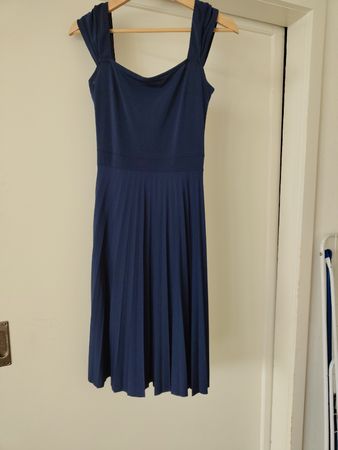Damen Kleid dunkelblau Faltenrock Grösse S Zustand gut