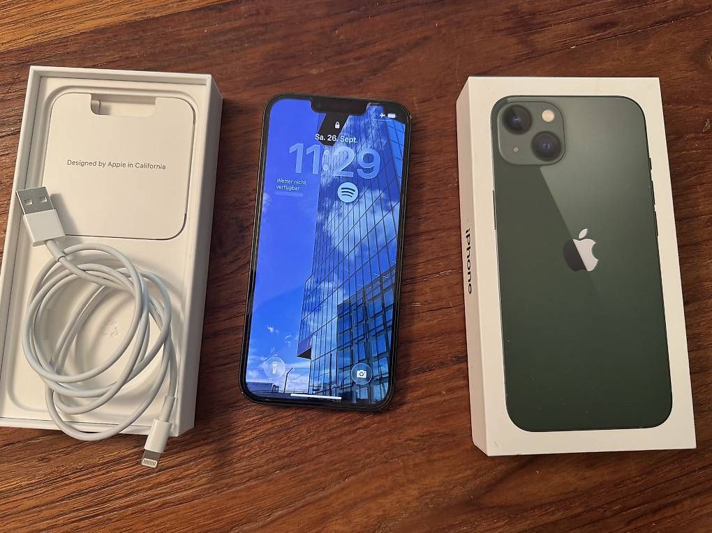 Telefoni cellulari / Smartphones: Top Iphone 13, 128GB, green – Usato da Zürich venduto da Csonne