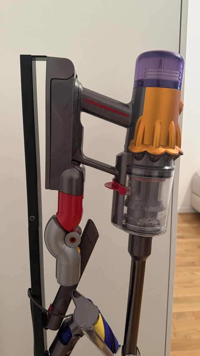 Dyson Staubsauger & Zubehör: Staubsauger Dyson V12 Detect Slim Absolute mit Ständer – Gebraucht aus Olten von flosflomarkt 6