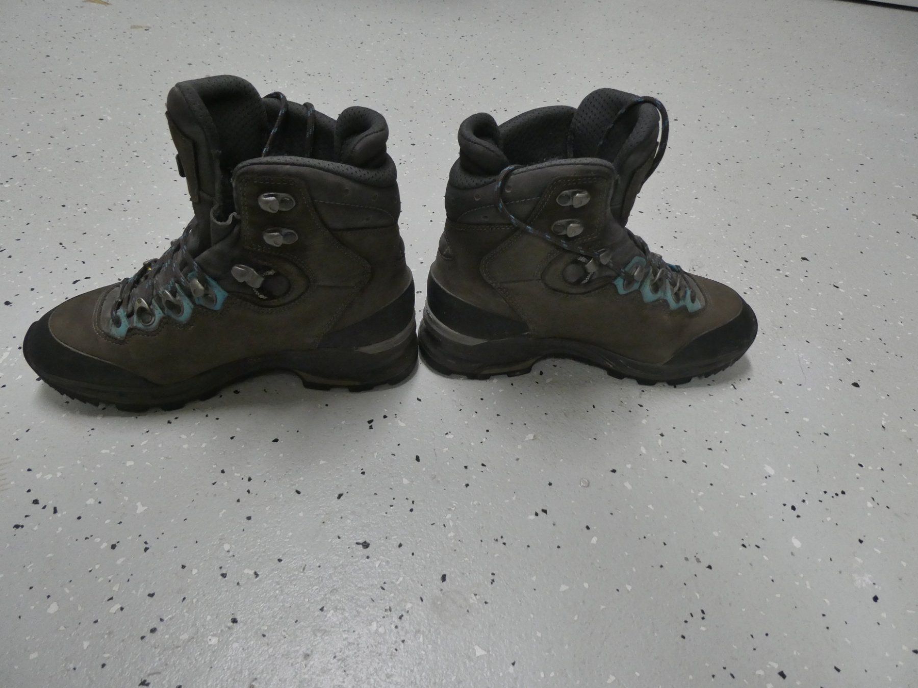 Lowa Scarpe da donna: Wanderschuhe Lowa Gr 38 Goretex – Usato da Ernetschwil venduto da Kiwi200 2