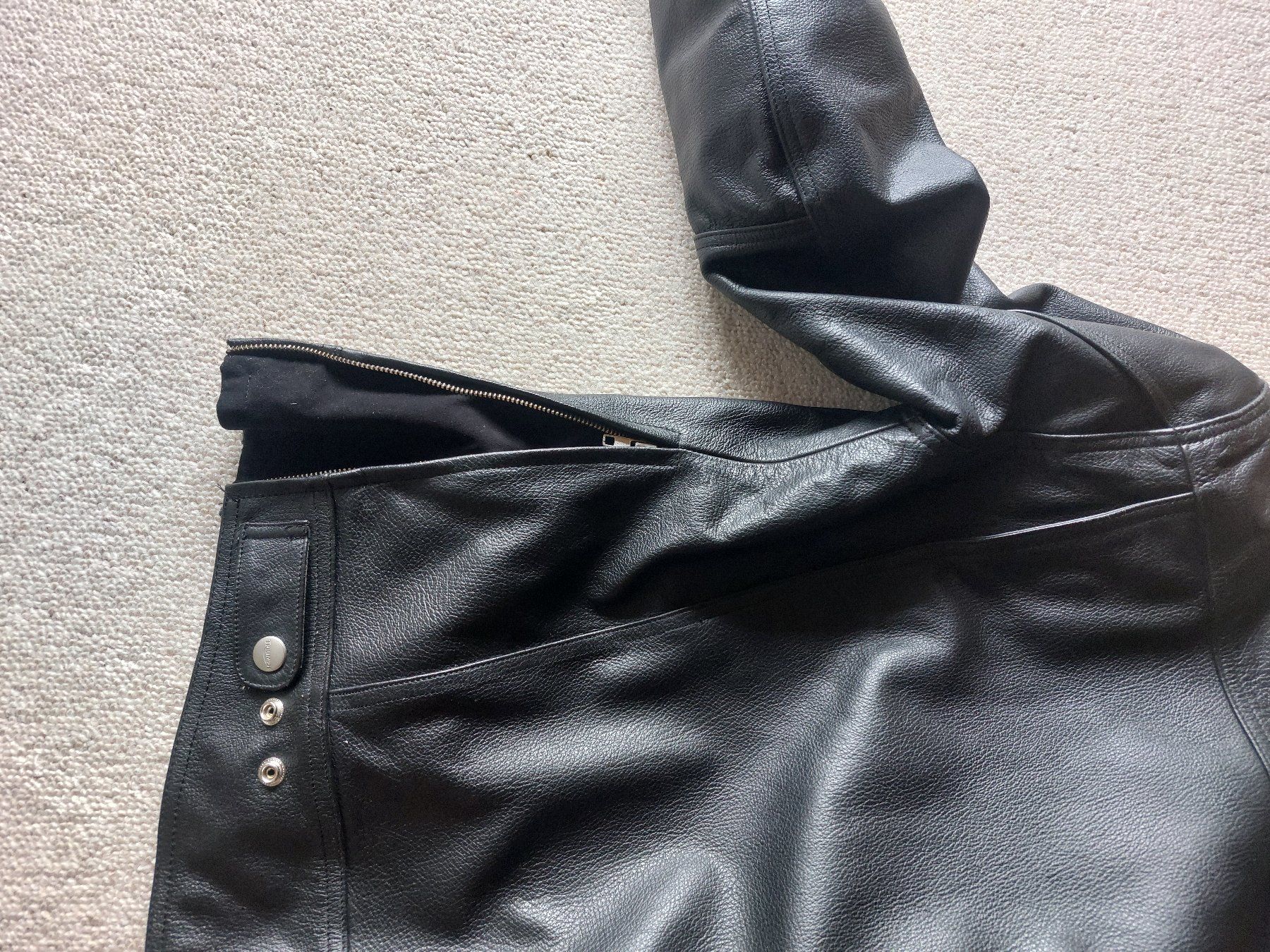 Triumph Giacche: Triumph Motorrad Lederjacke Grösse 42/52 – Usato da Widen venduto da S4L3M 3