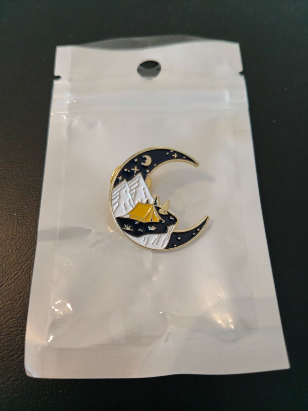 Broschen & Nadeln: Mond / Moon / Lune / Luna Pin – Neu und originalverpackt aus Vaglio von Dabia