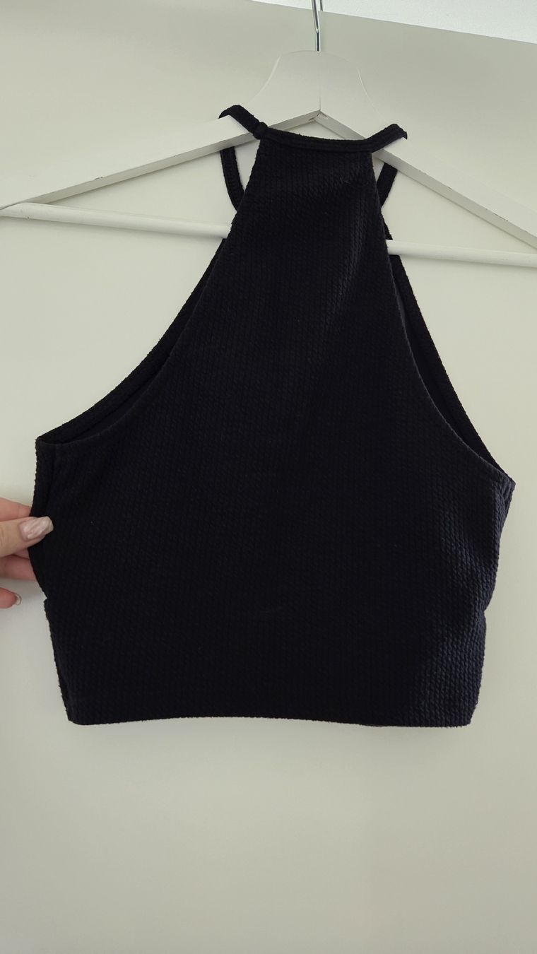 Bershka Top: Schwarzes Crop-Top Gr S von Bershka  – Nuovo (secondo la descrizione) da Courgevaux venduto da mel_v6qd 2