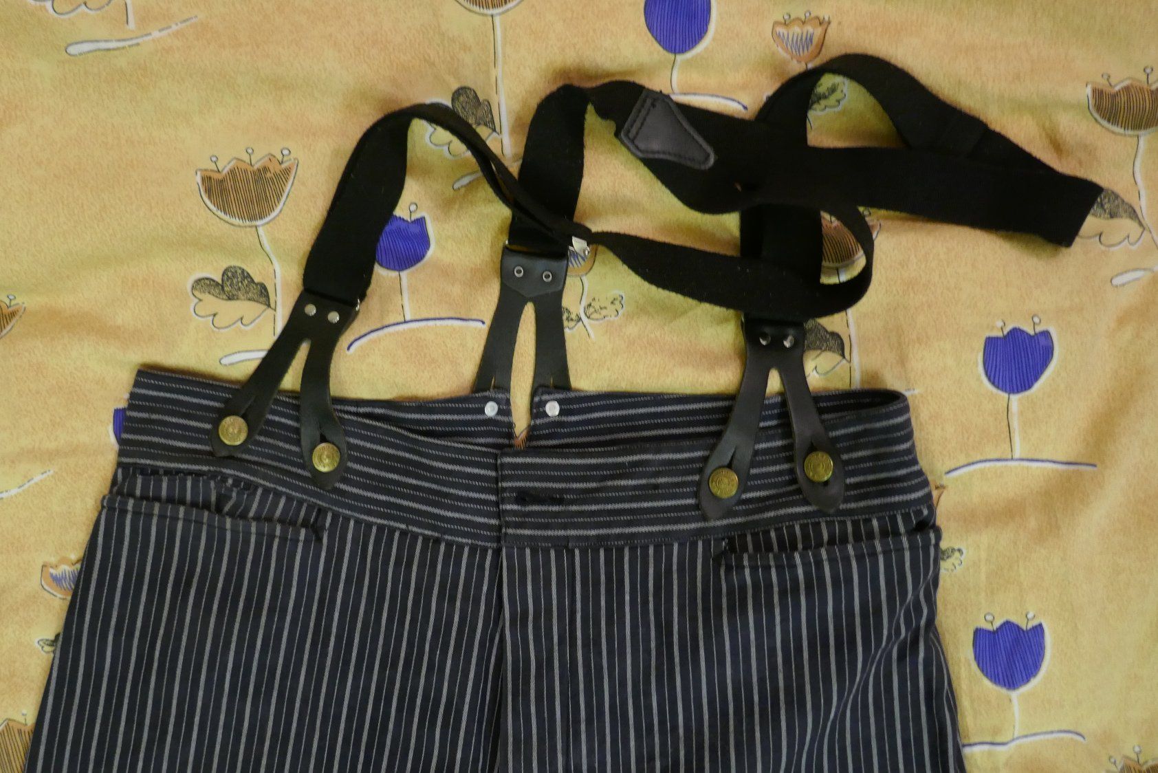 Pantaloni: Diplomatenhose mit Hosenträger – Usato da Zollikofen venduto da Willmac