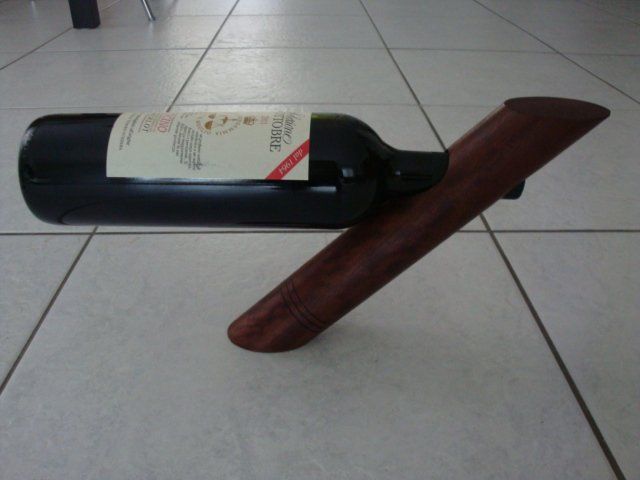 Articoli in legno: Weinflaschenhalter aus Holz - Australien – Usato da Wettswil venduto da Tinman01 1